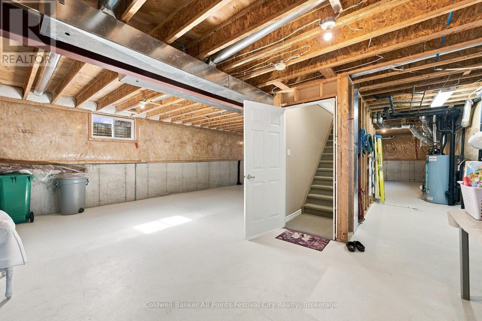 407 Warren Street — photo 28