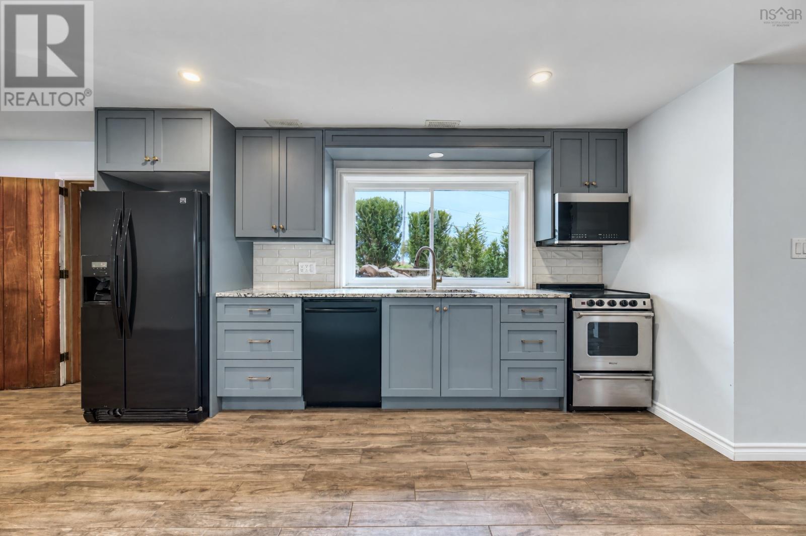 284 Beeches Road - 35