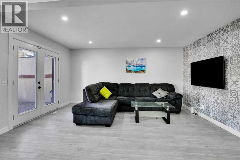 4304 44 Avenue NE - Image 11