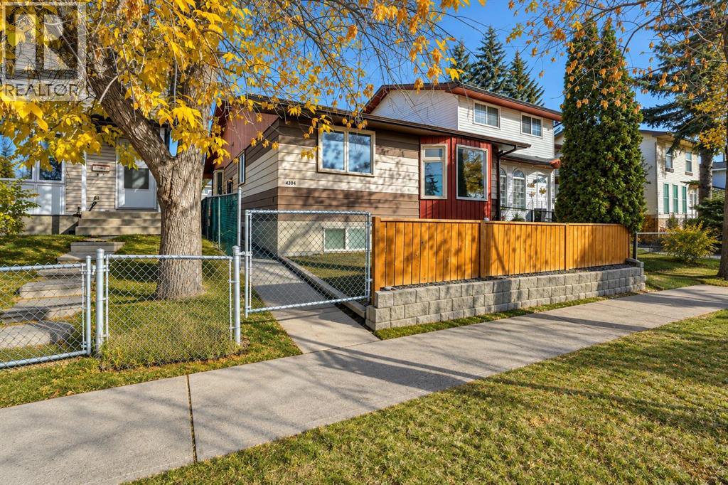 4304 44 Avenue NE, Calgary
