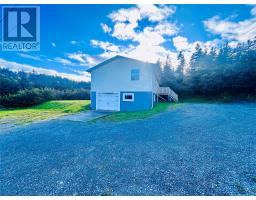 1586-1590 Main Road thumbnail 3