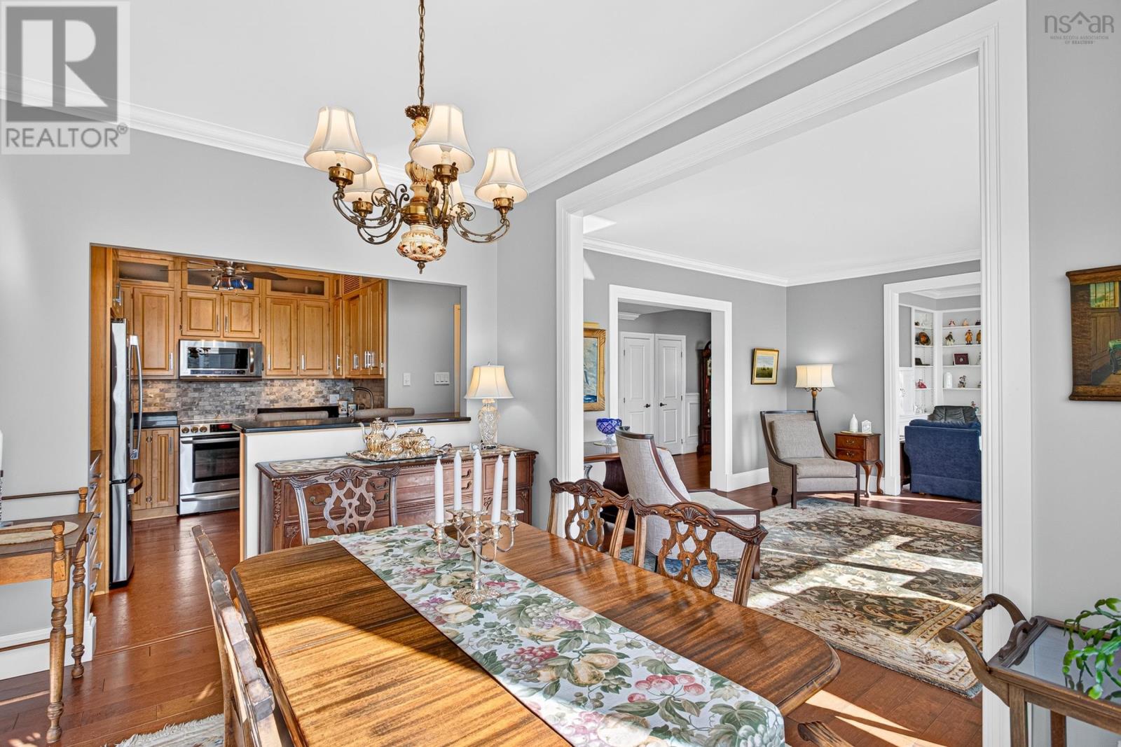Property 21 of 46 of 701 6095 Coburg Road
