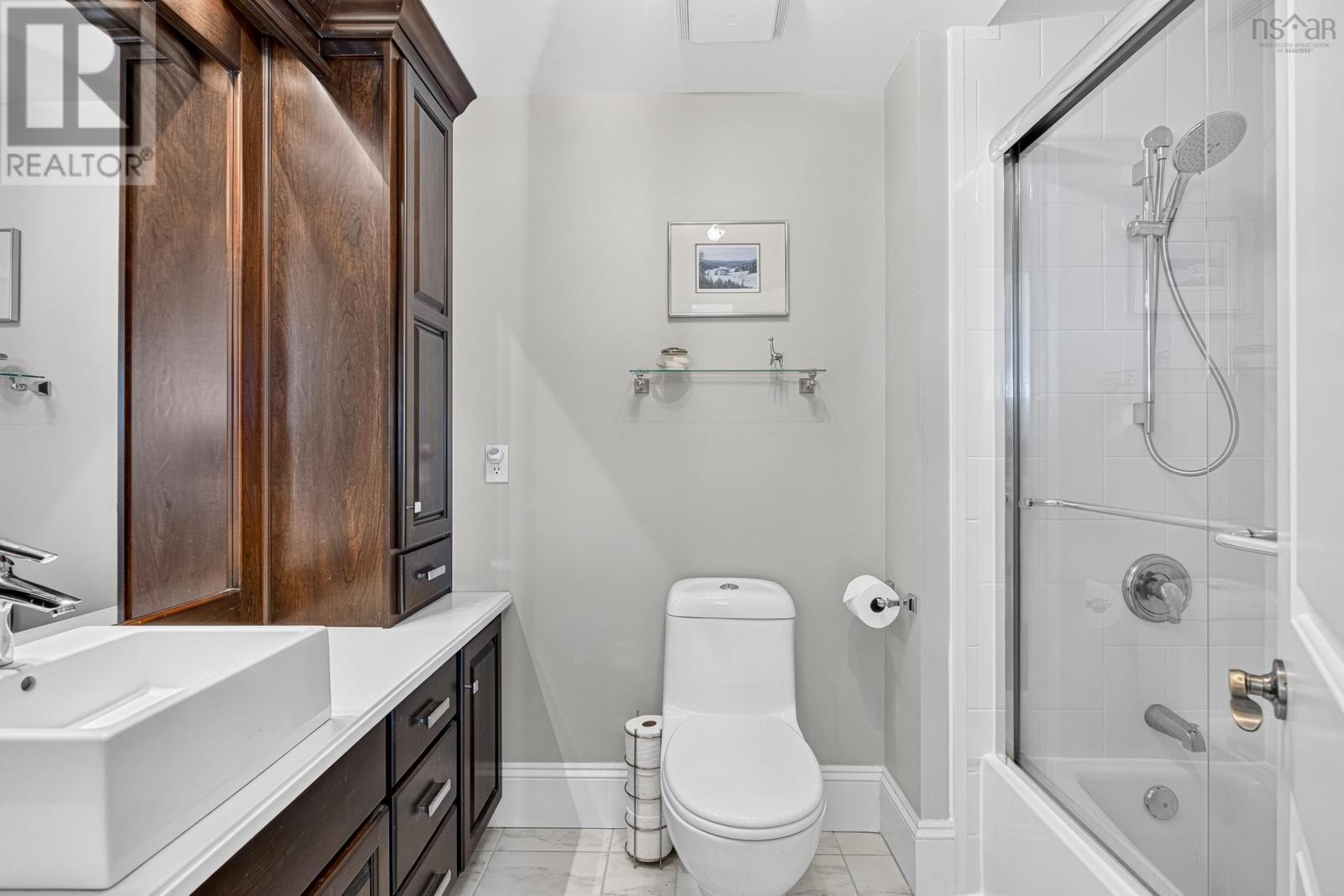 Property 33 of 46 of 701 6095 Coburg Road