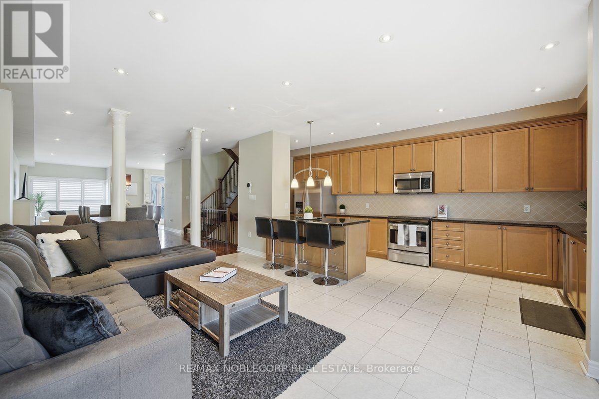 #37 8900 BATHURST STREET - 12