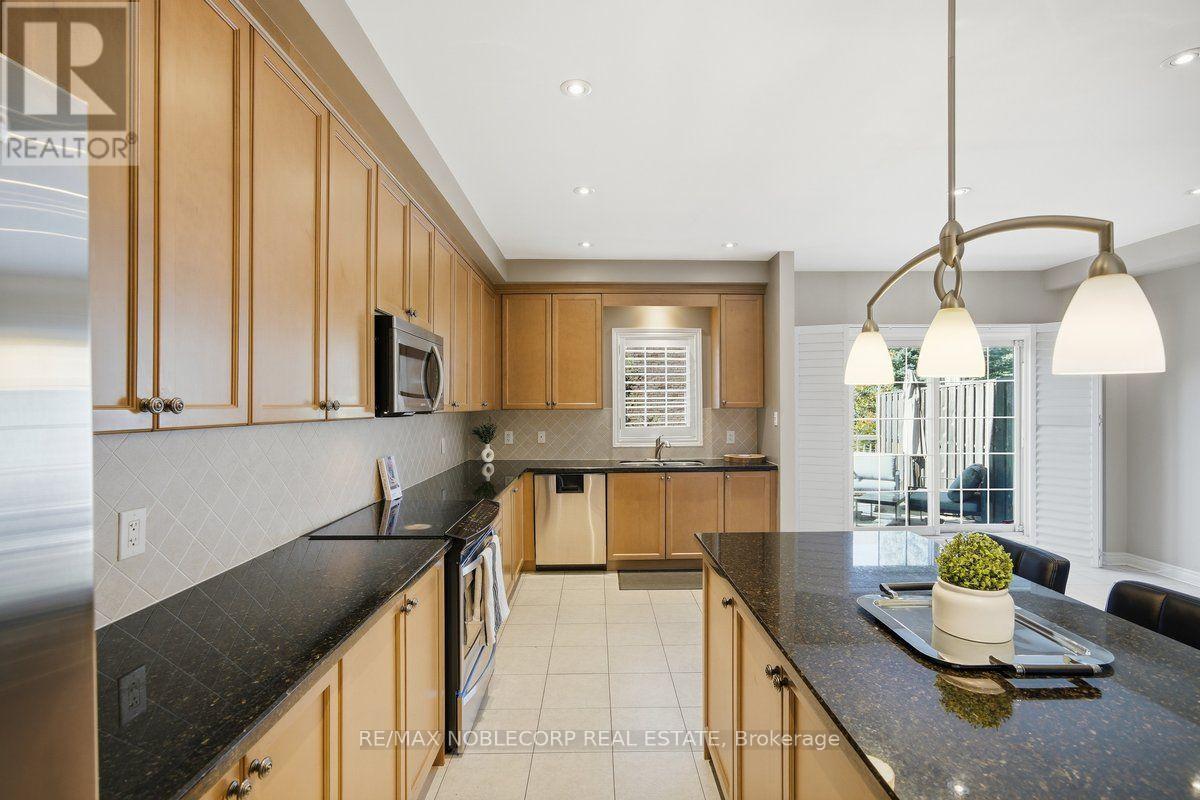 #37 8900 BATHURST STREET - 15
