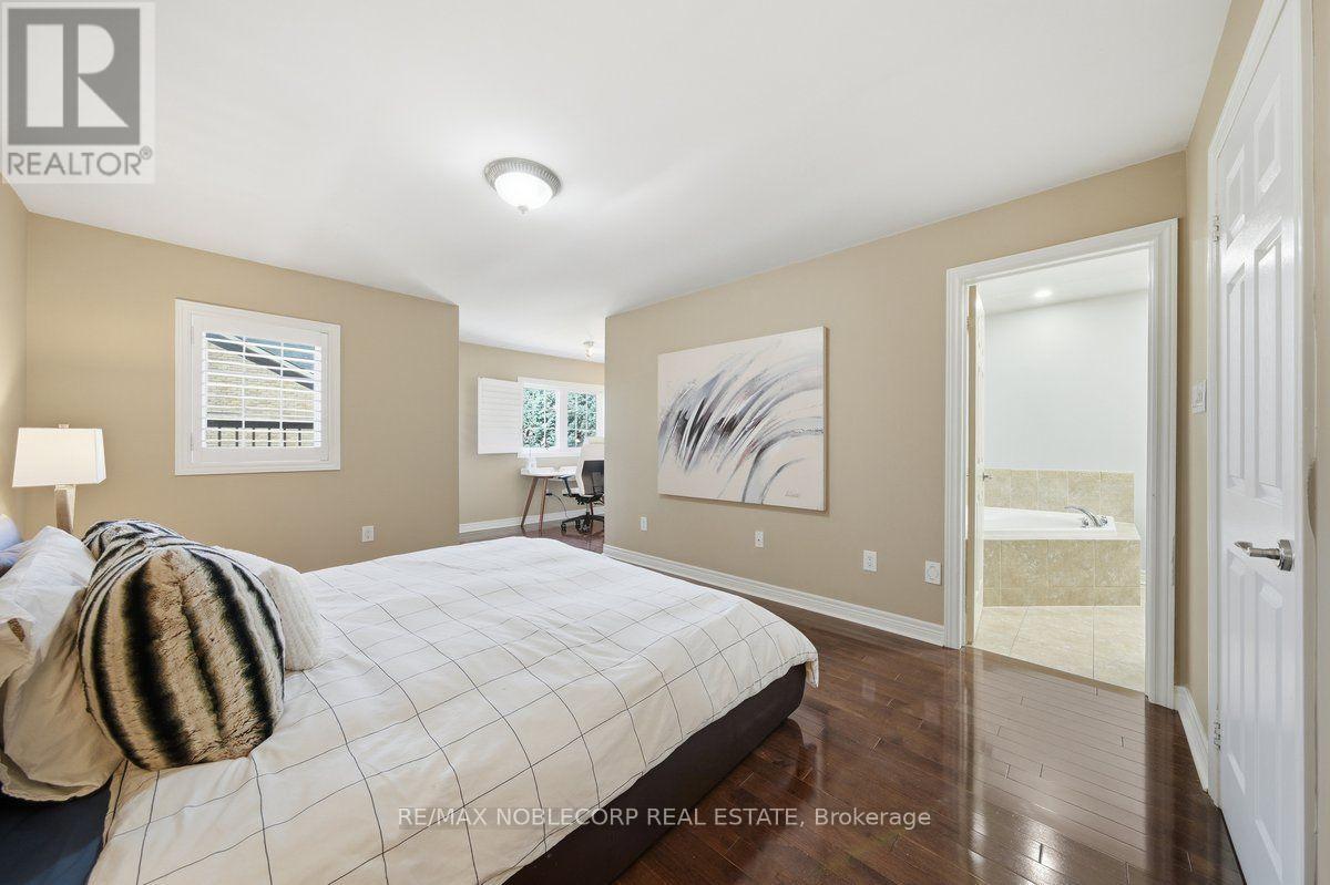 #37 8900 BATHURST STREET - 22
