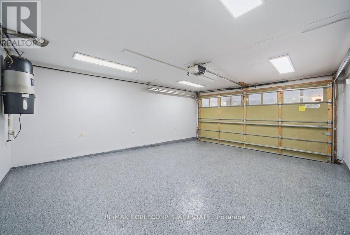 #37 8900 BATHURST STREET - 38