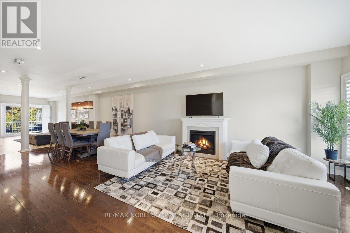 #37 8900 BATHURST STREET - 5
