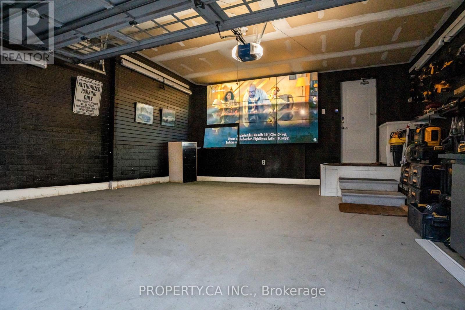 17 JONES STREET - 33
