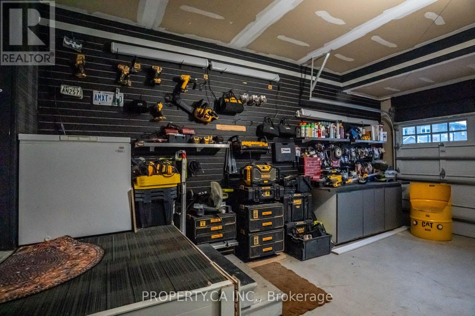 17 JONES STREET - 34