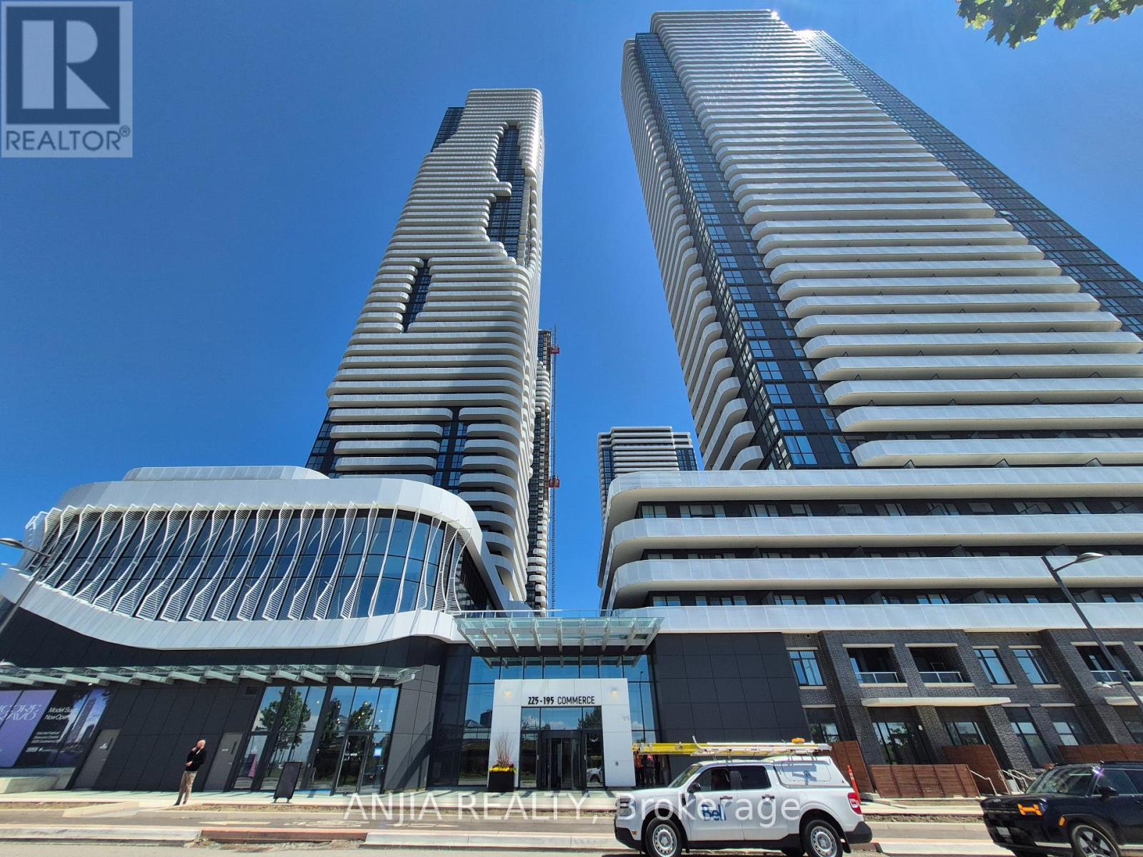 4015- 225 COMMERCE Street, Vaughan, ON