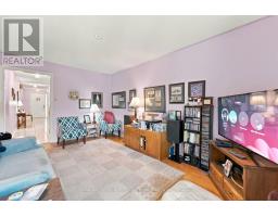 Bedroom 3 - 18 Deerglen Terrace, Aurora, ON L4G6Y2 Photo 10