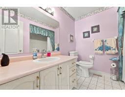 18 Deerglen Terrace, Aurora, ON L4G6Y2 Photo 18