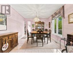 Eating area - 18 Deerglen Terrace, Aurora, ON L4G6Y2 Photo 6