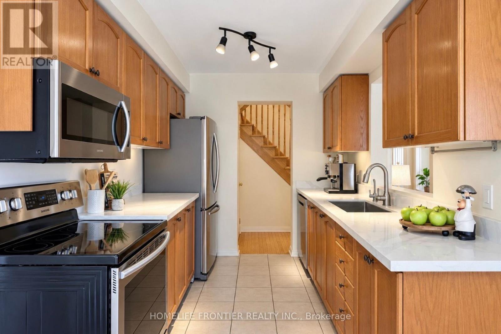 65 MAFFEY CRESCENT - 11