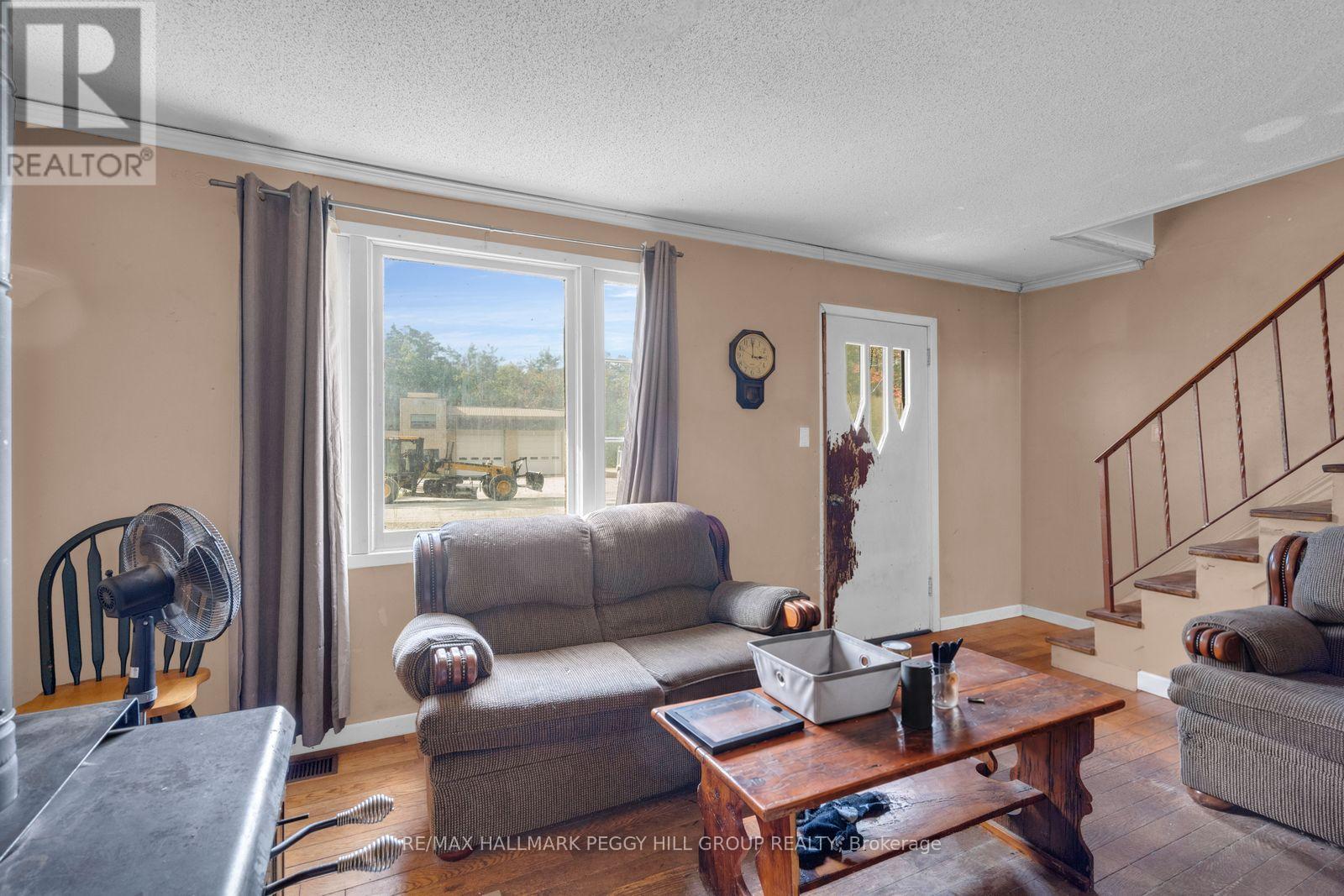 3340 Hawkins Drive, Severn, ON photo 5