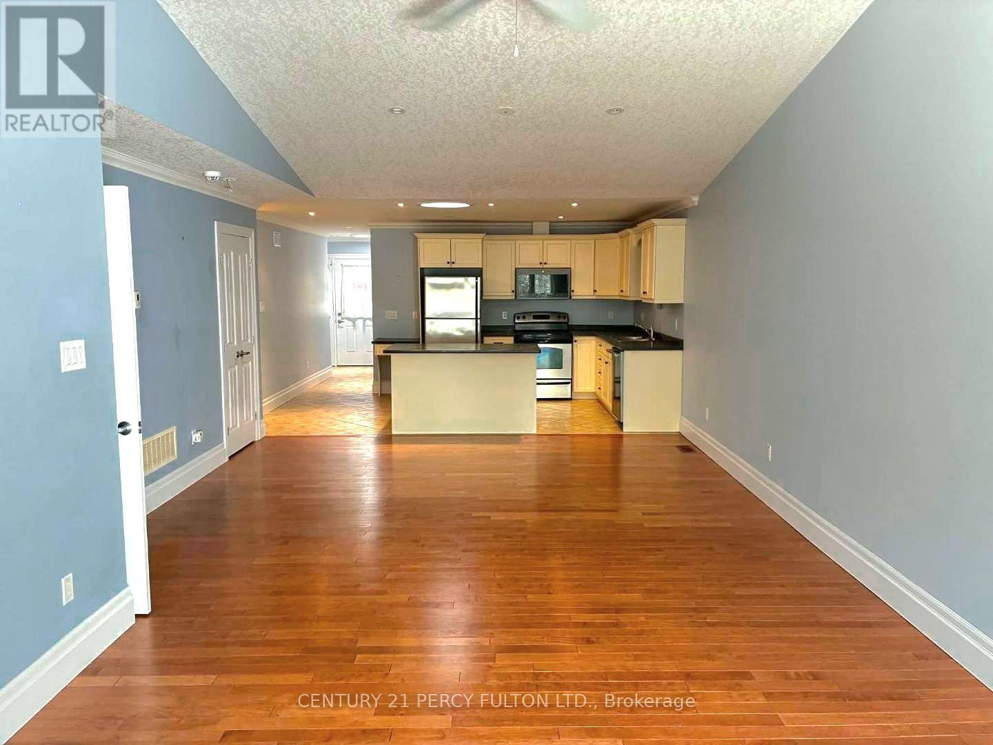 31 GREENWAY DRIVE - 7