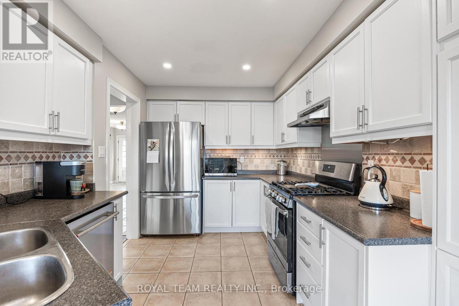 40 EMILY CARR CRESCENT, Caledon (Bolton West) — photo 12