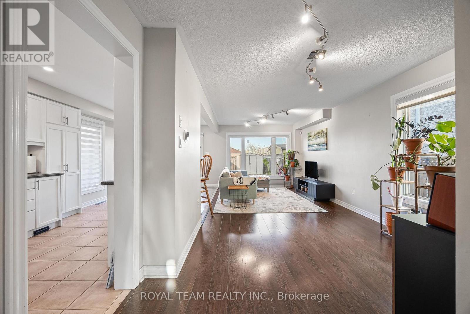 40 EMILY CARR CRESCENT, Caledon (Bolton West) — photo 6