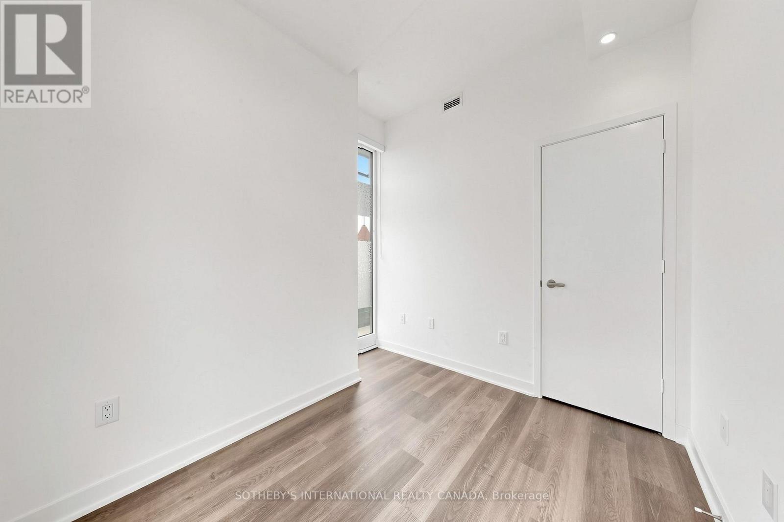 3900 Confederation Parkway — photo 12