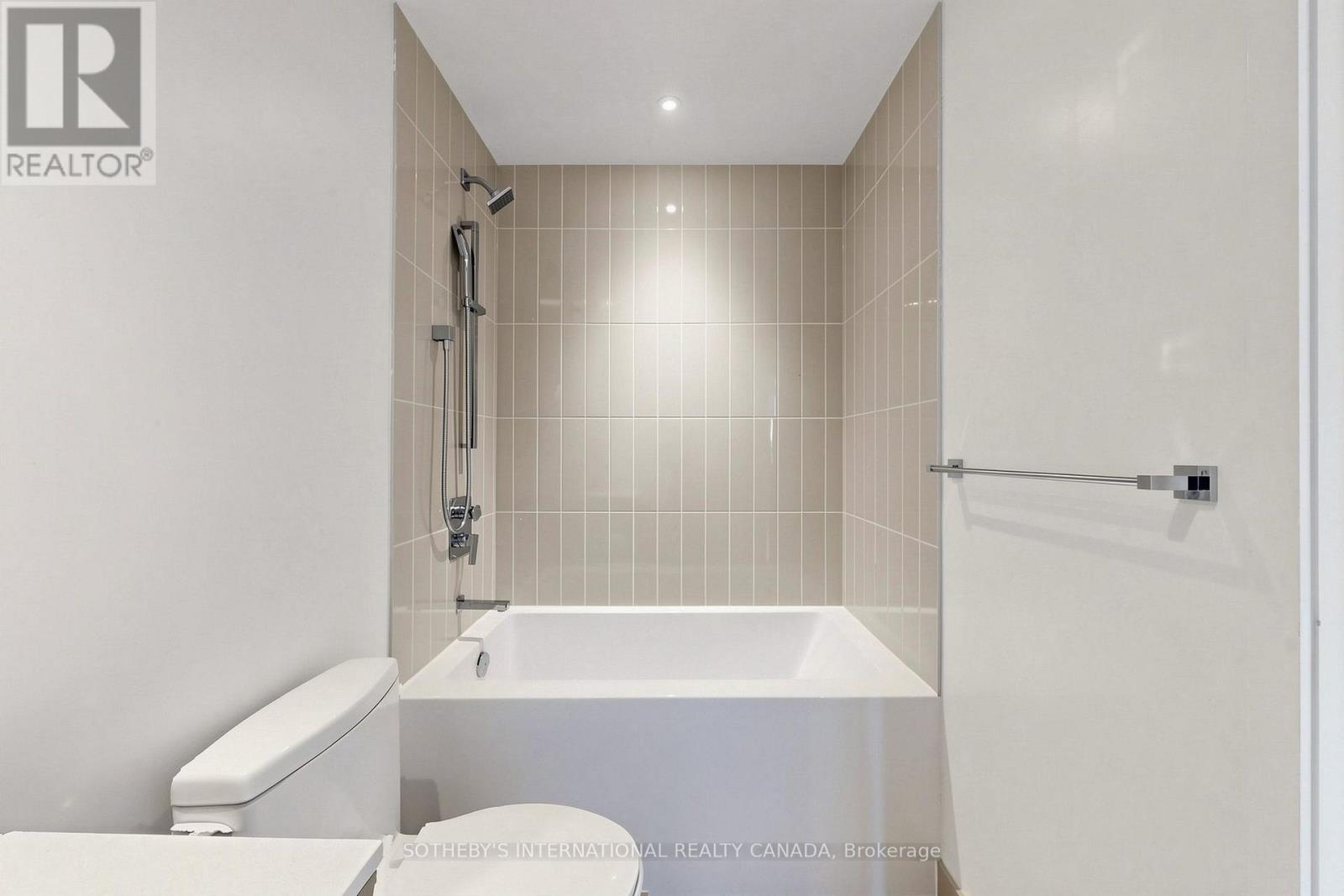 3900 Confederation Parkway — photo 21