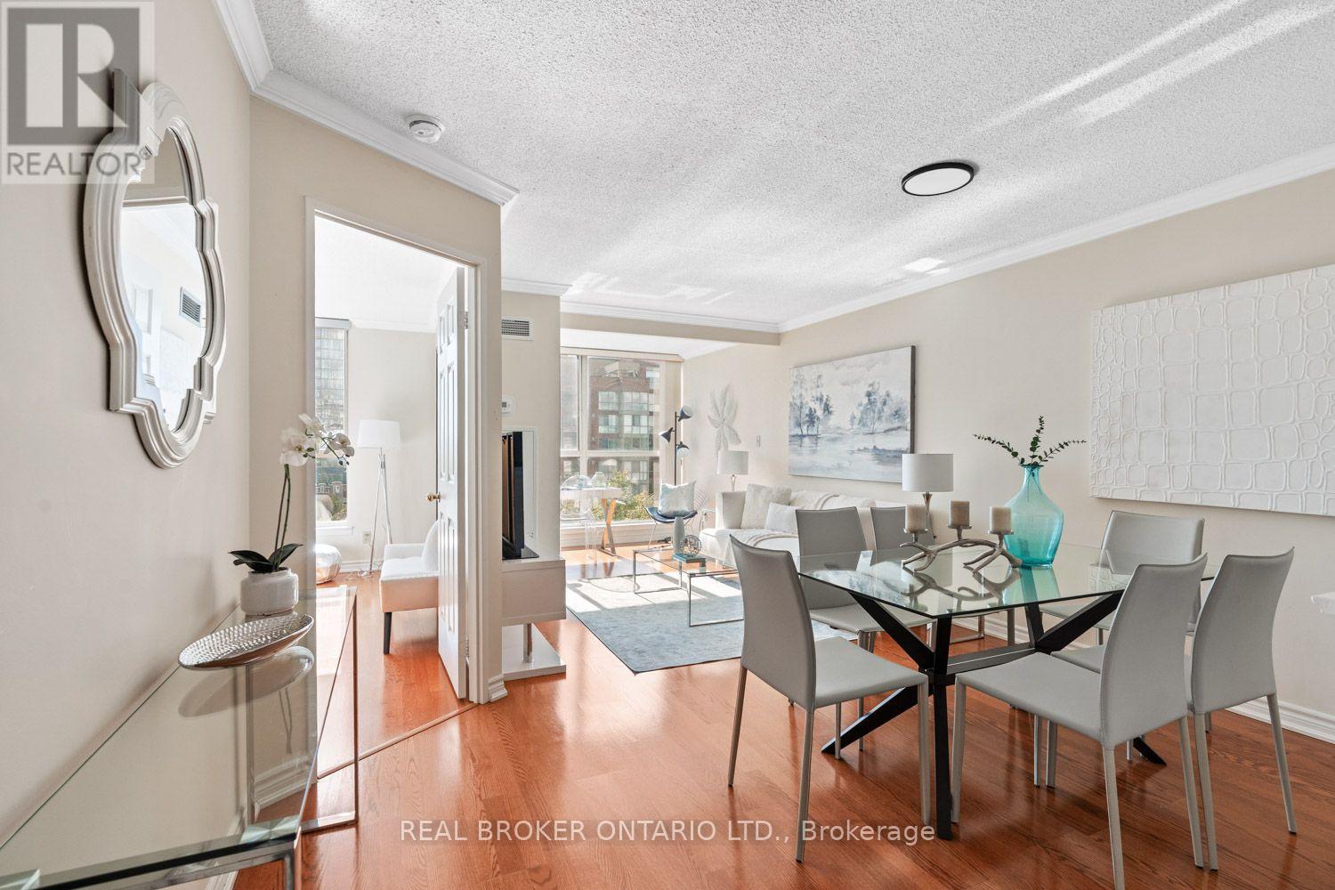 747- 24 Southport Street, Toronto, ON