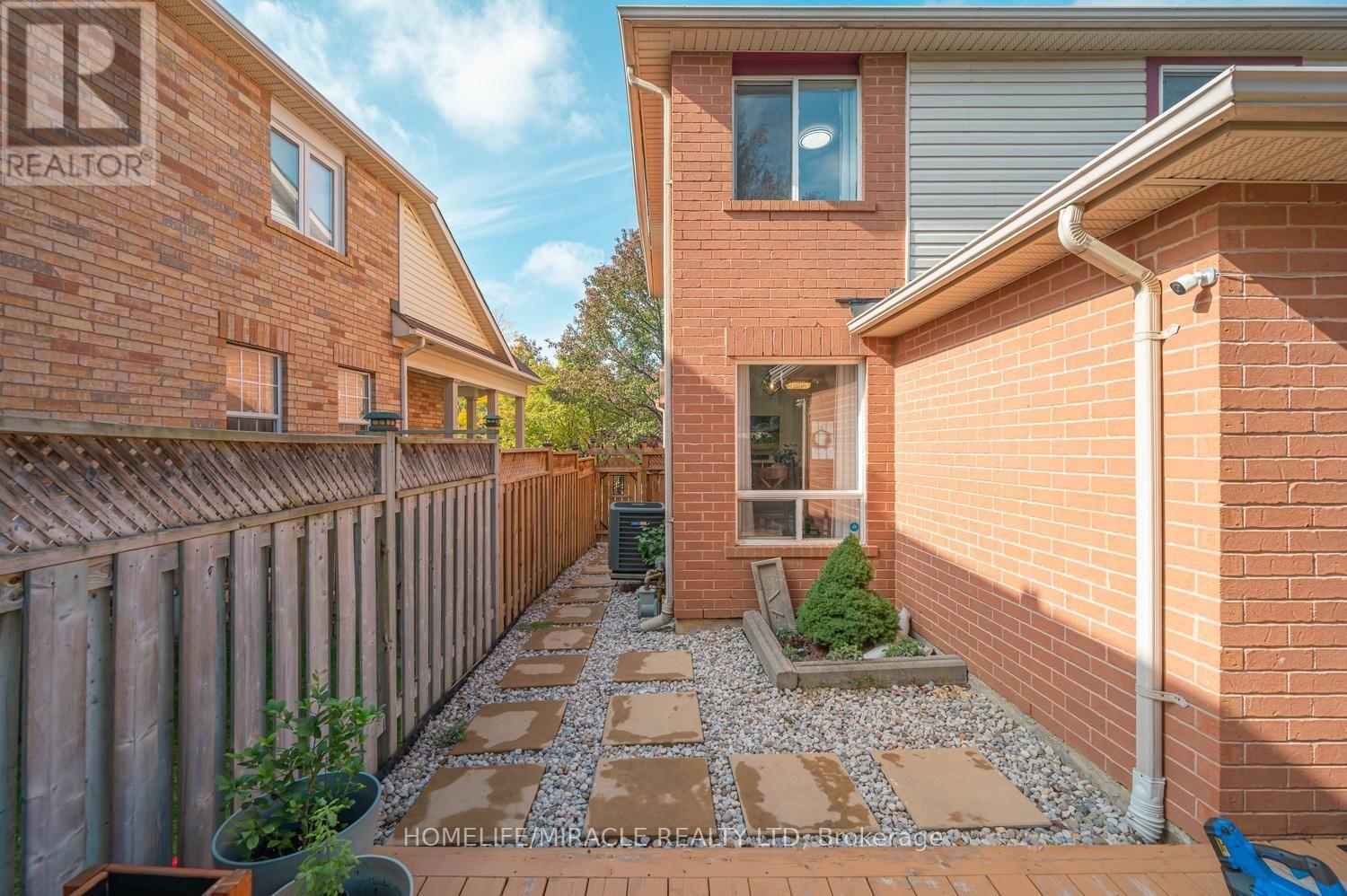1552 Harwood Drive, Milton, ON photo 48