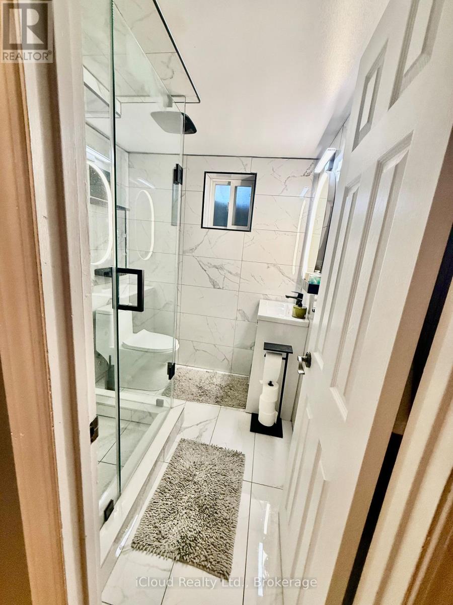 75 Walwyn Avenue, Toronto, ON photo 27