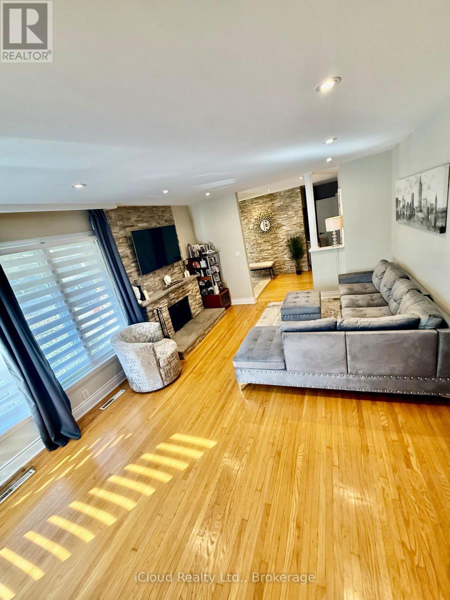 75 Walwyn Avenue, Toronto, ON photo 8