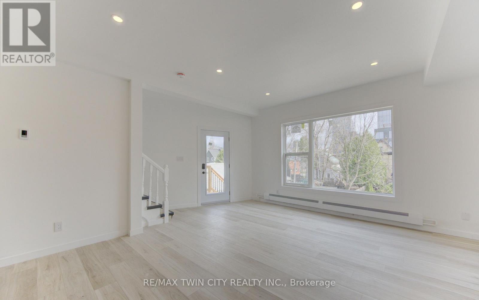 67 Louisa Street — photo 34