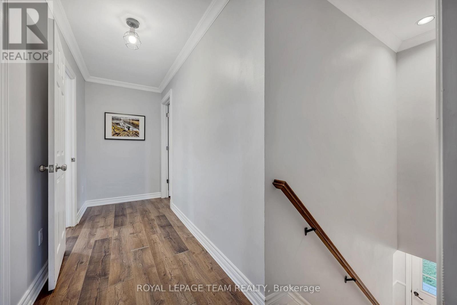 410 Clothier Street West — photo 21