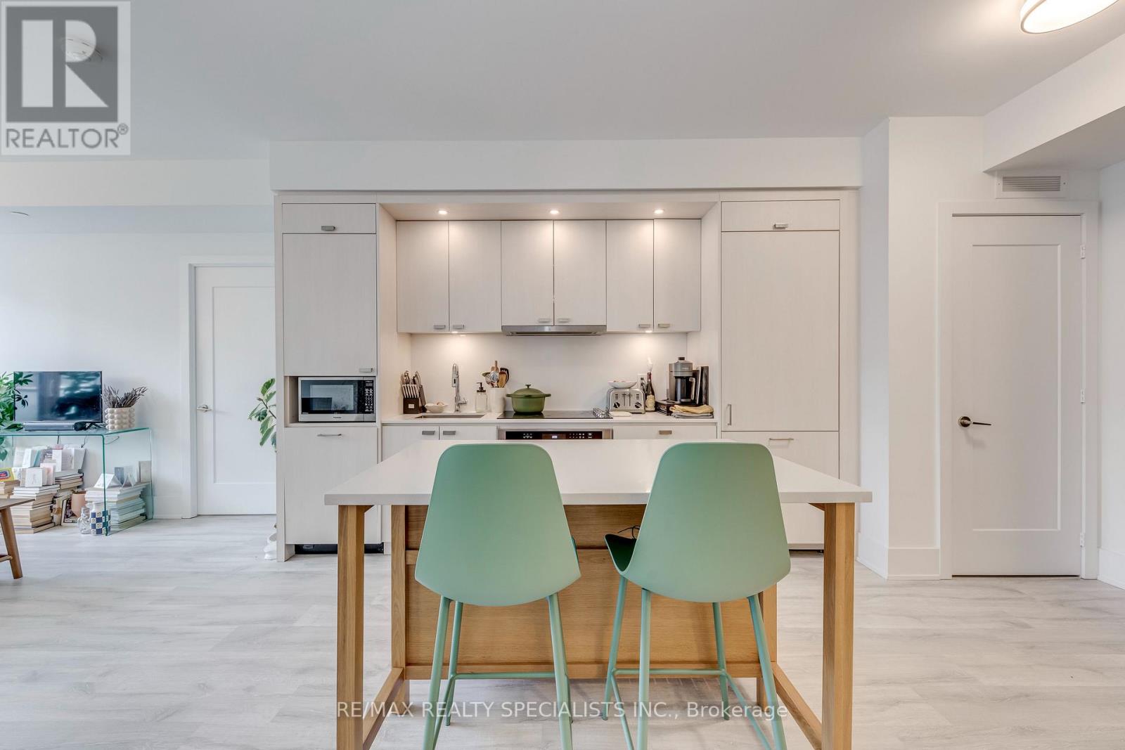 470 Front Street West — photo 13