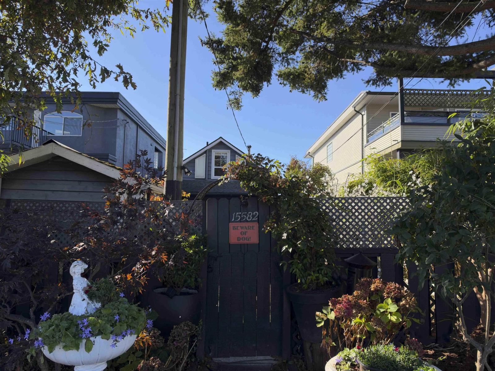 Property for sale at 15582 VICTORIA AVENUE