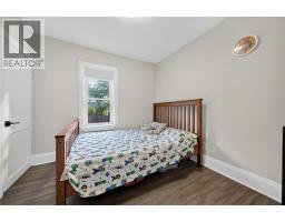 109 Sutton Street, Sarnia, ON N7T3S4 Photo 12