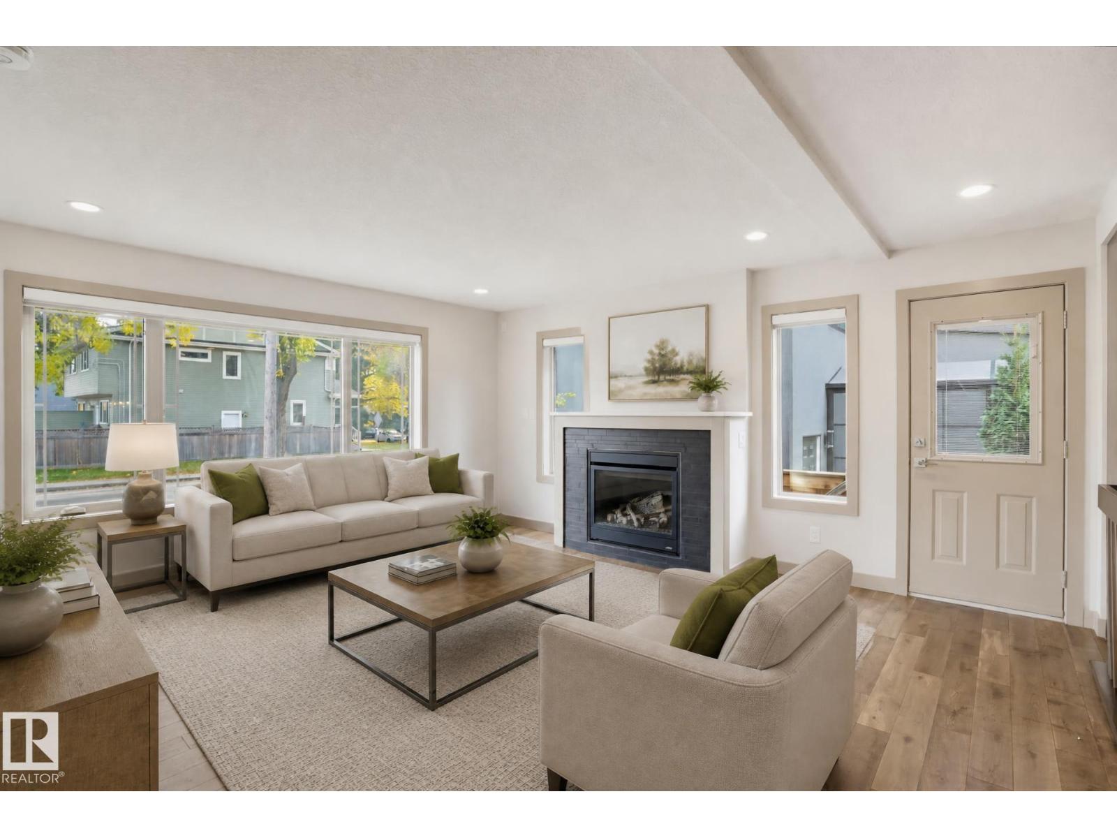 7716 112 ST NW - 12