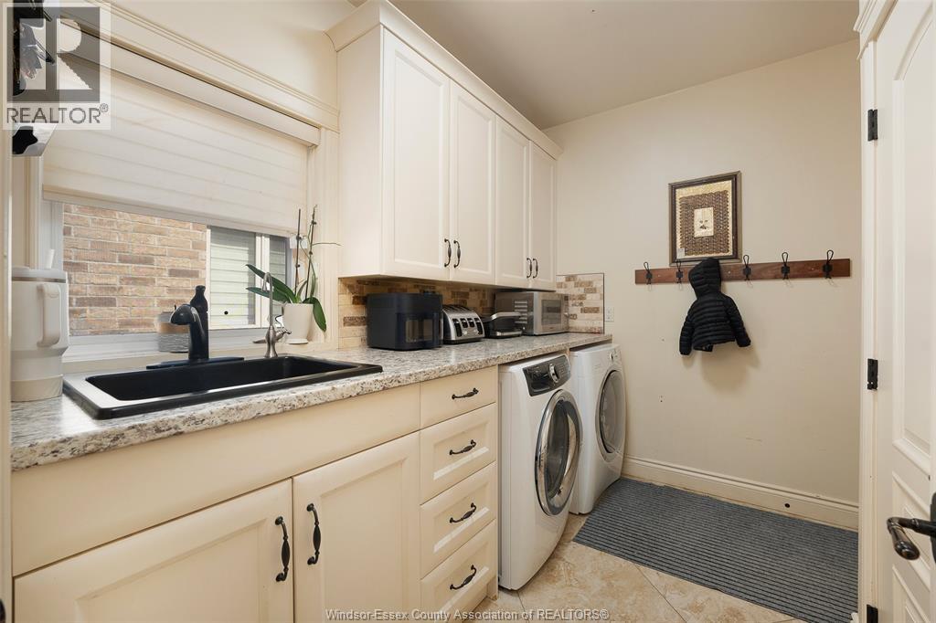 3953 ZANZIBAR CRESCENT - 31