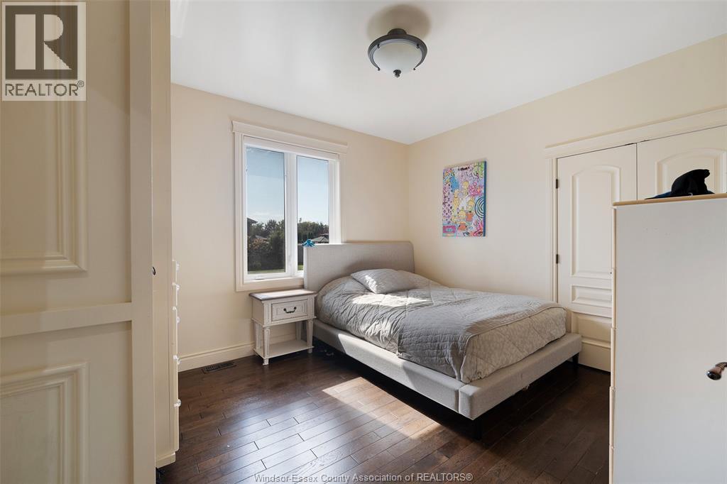 3953 ZANZIBAR CRESCENT - 40