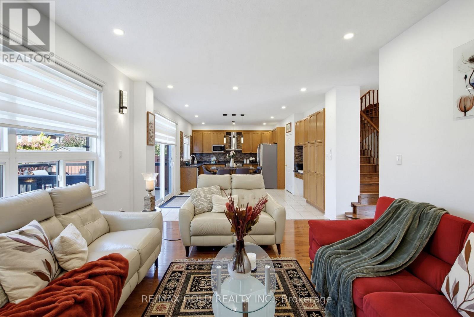 7 DAROU CRESCENT - 12