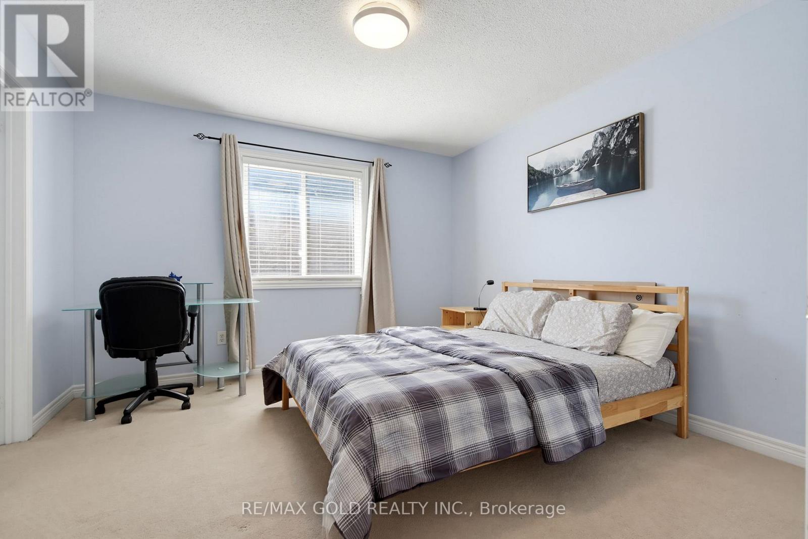 7 DAROU CRESCENT - 26