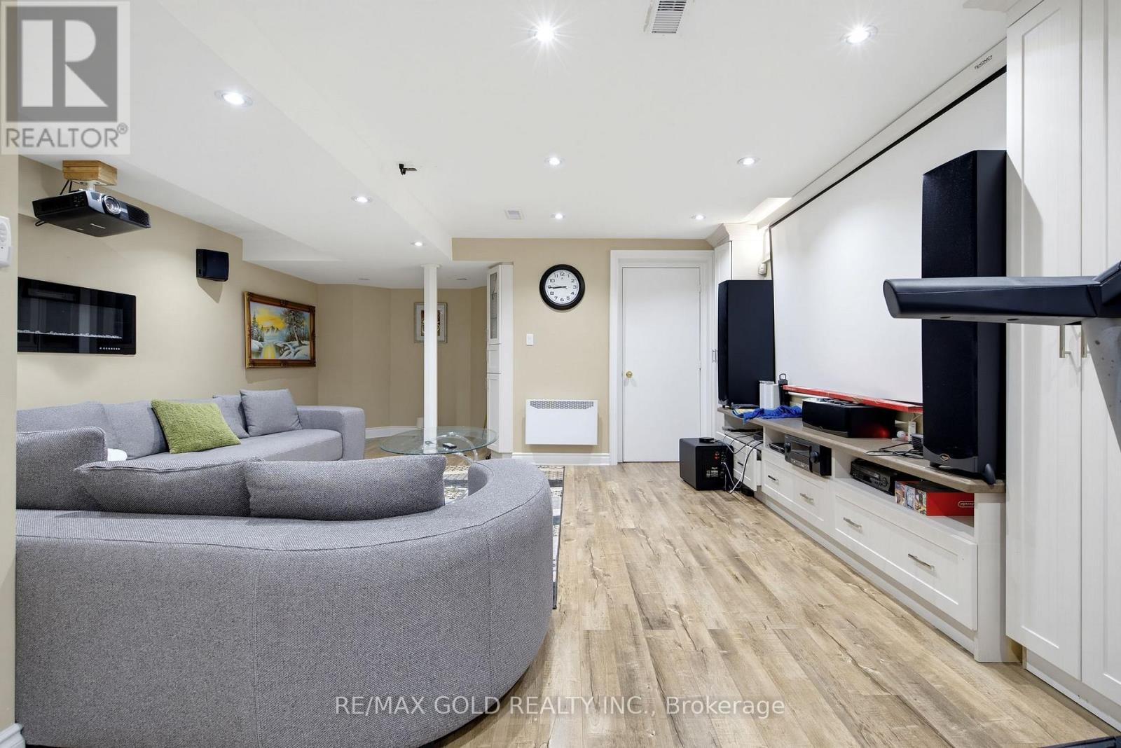 7 DAROU CRESCENT - 39