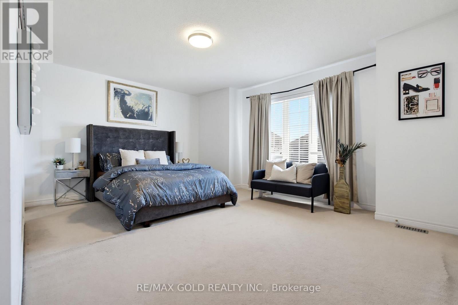 7 DAROU CRESCENT - 18