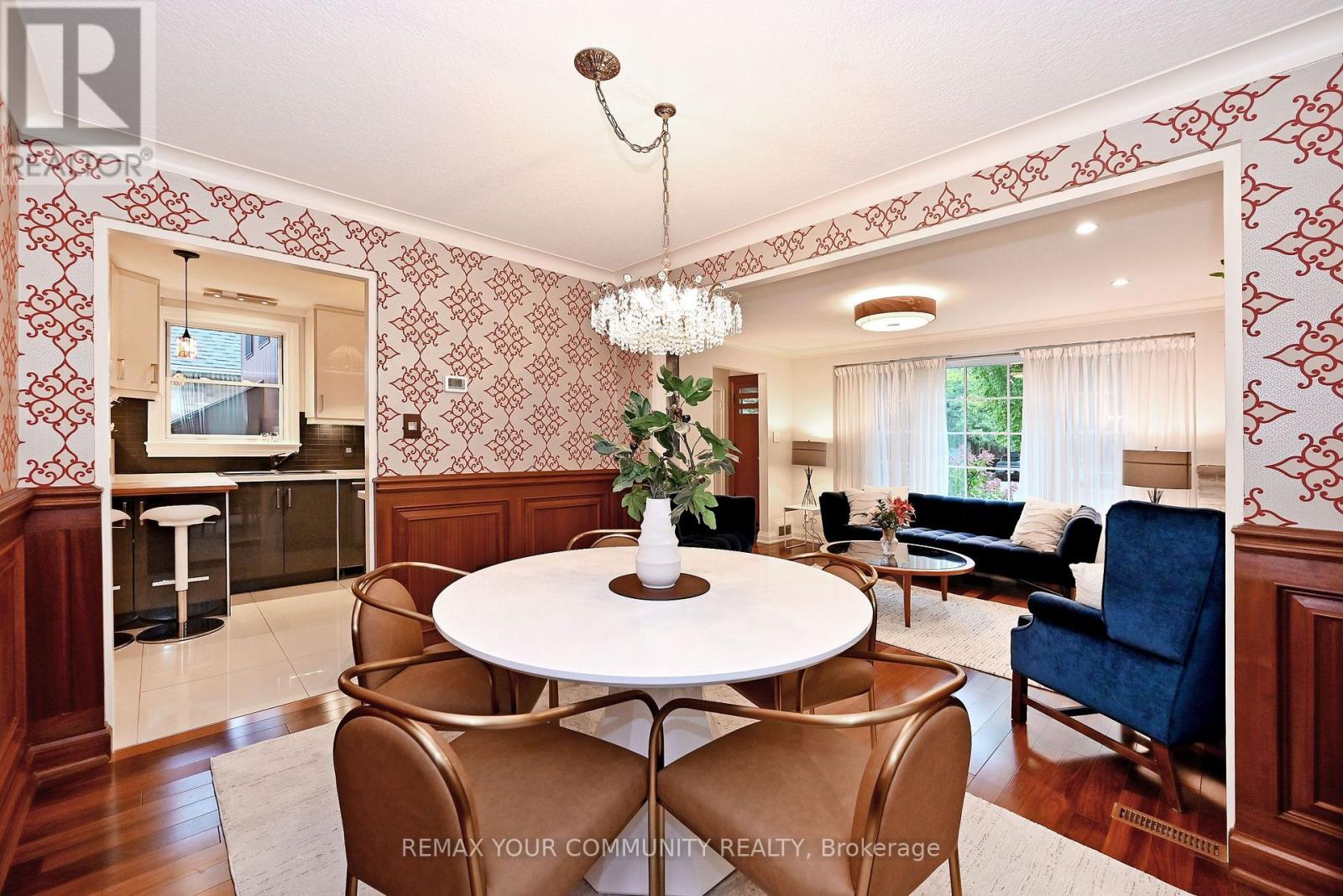 141 PRINCE EDWARD DRIVE S - 10