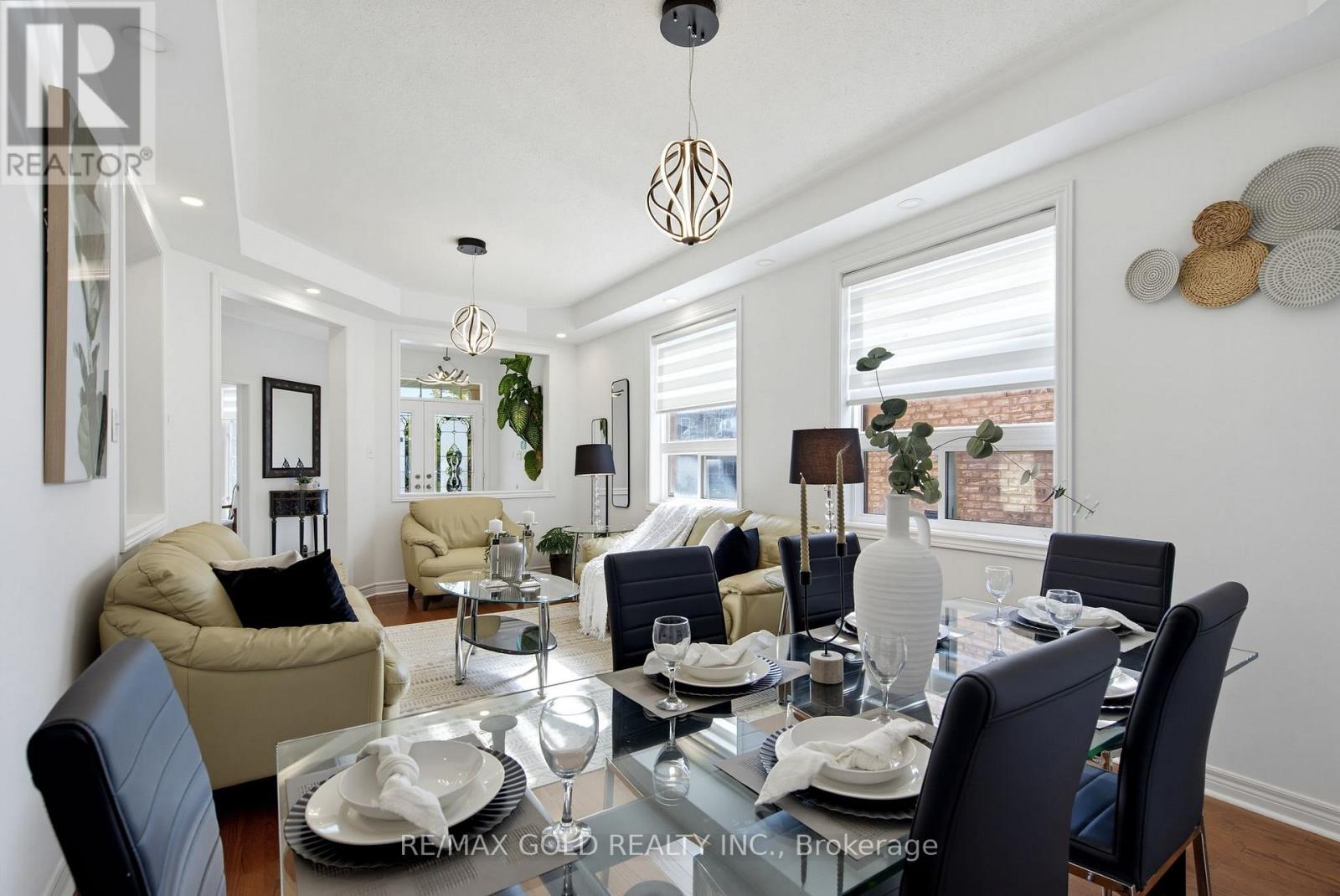 7 DAROU CRESCENT - 7