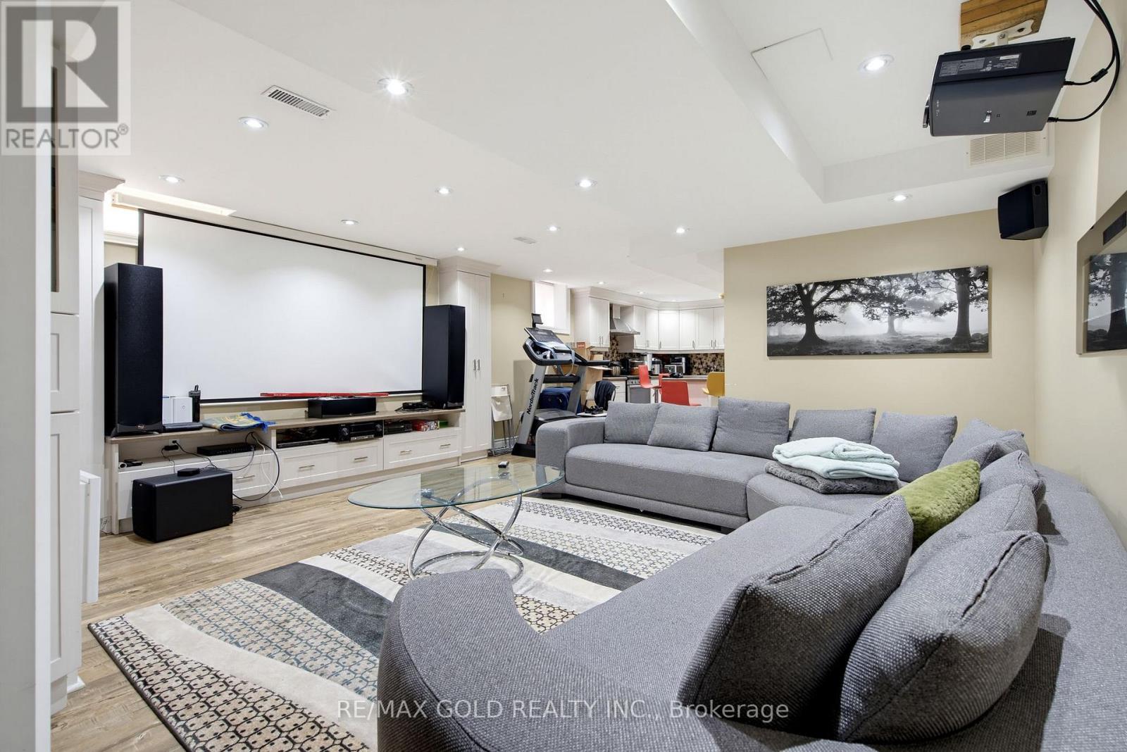 7 DAROU CRESCENT - 40