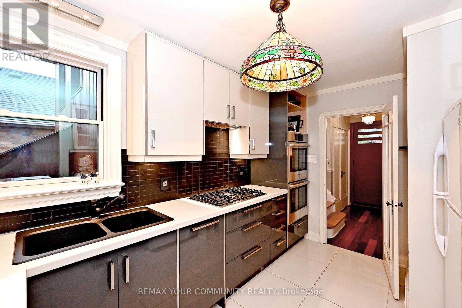 141 Prince Edward Drive South, Toronto, ON photo 12