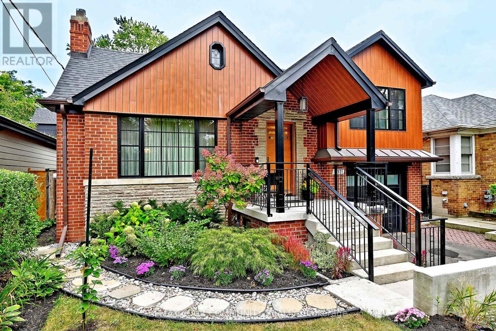 141 PRINCE EDWARD DRIVE S - 2
