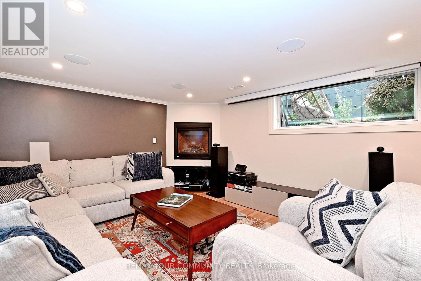 141 Prince Edward Drive South, Toronto, ON photo 36