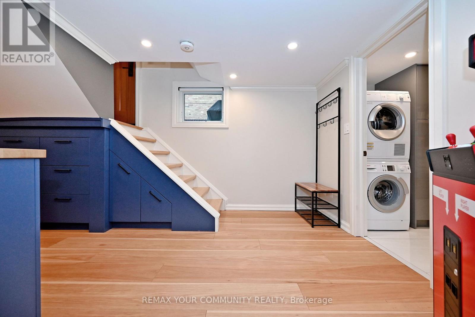 141 Prince Edward Drive South, Toronto, ON photo 32