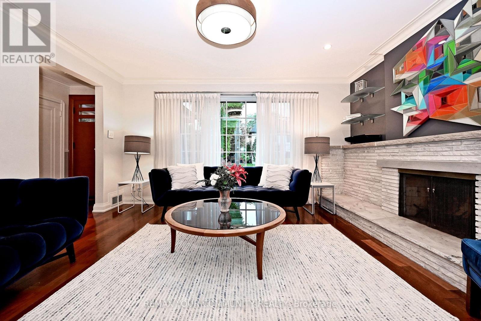 141 PRINCE EDWARD DRIVE S - 6