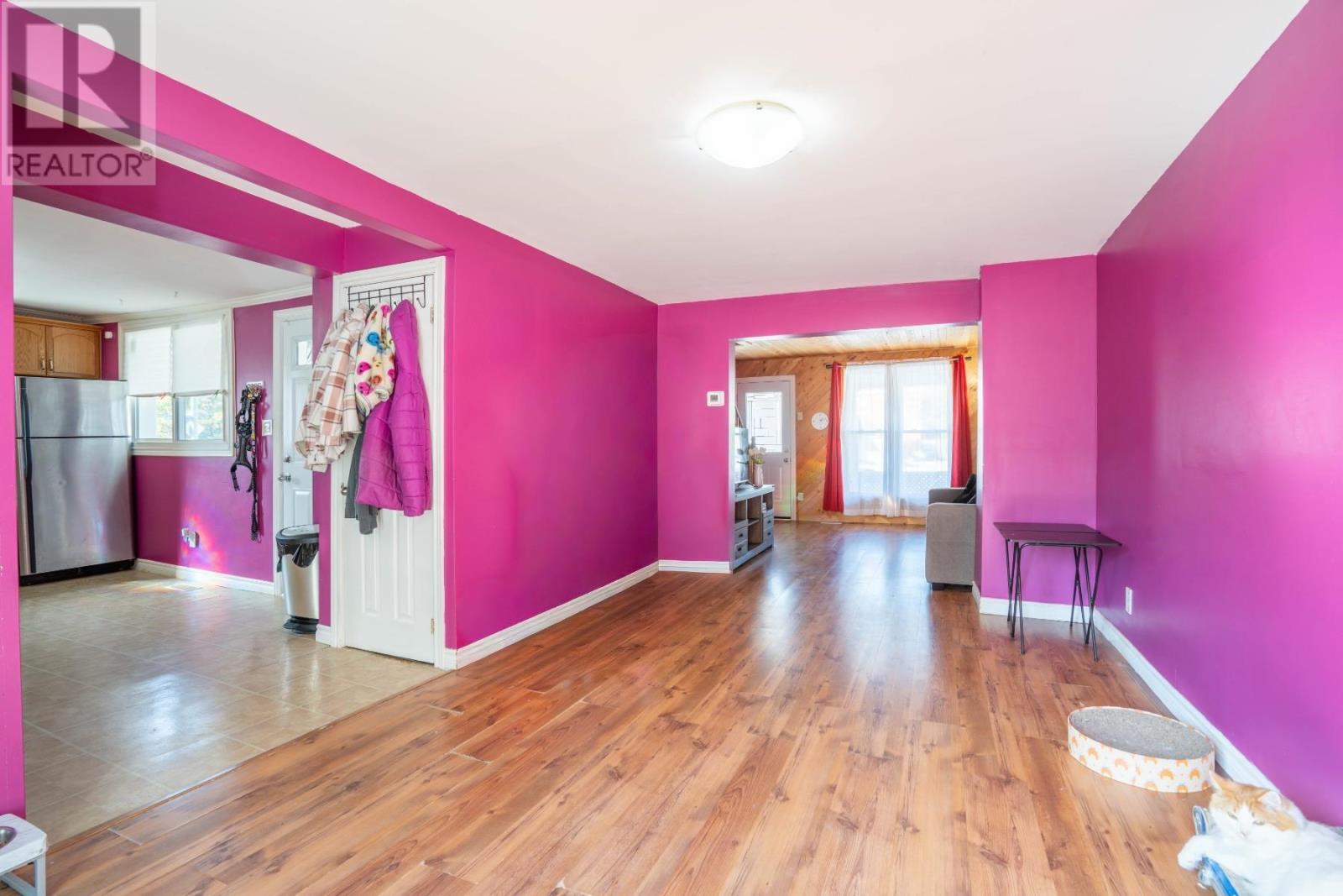 332 Bruce ST - 10